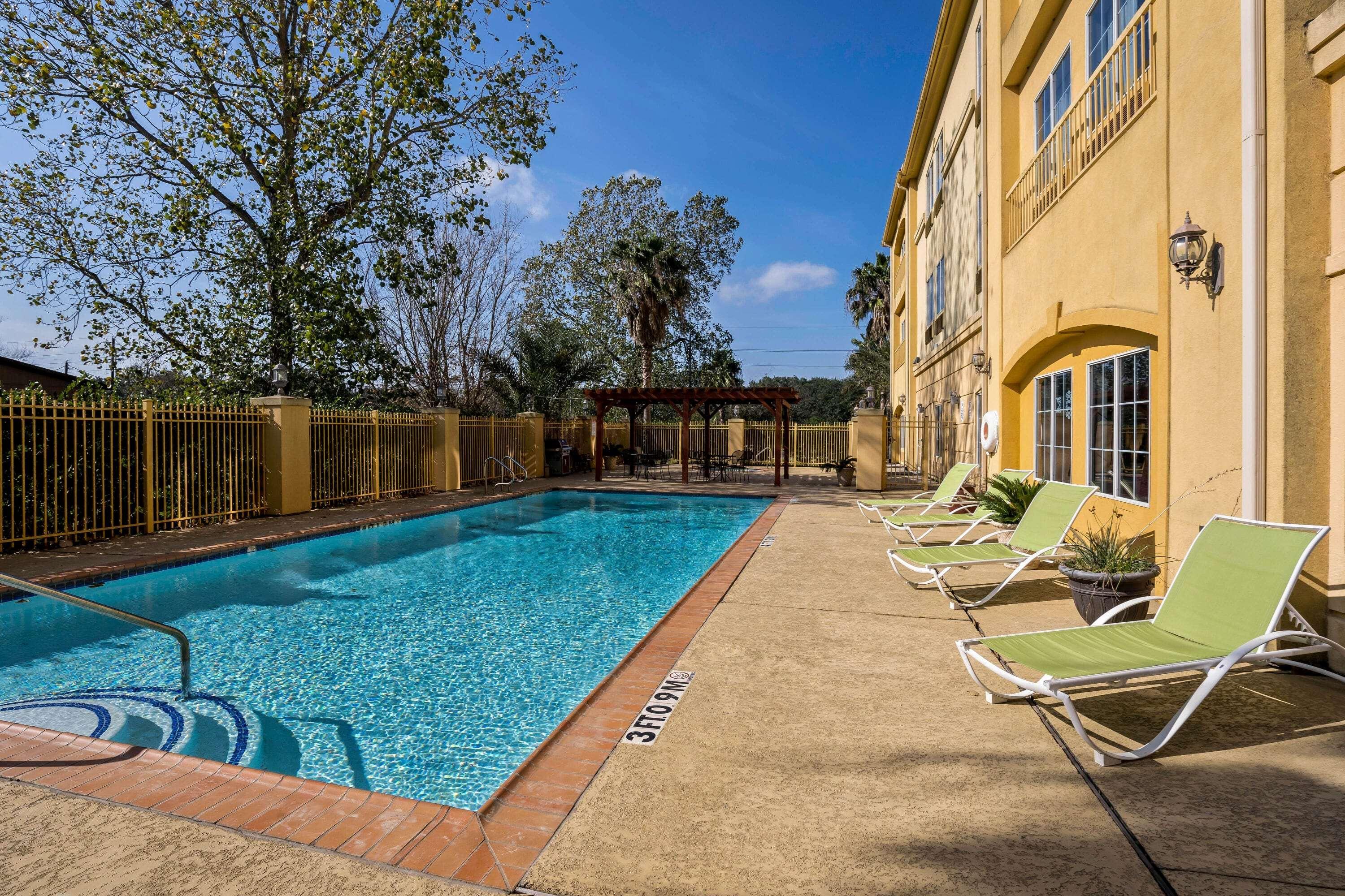 La Quinta By Wyndham Brookshire West Katy Hotel Exterior foto