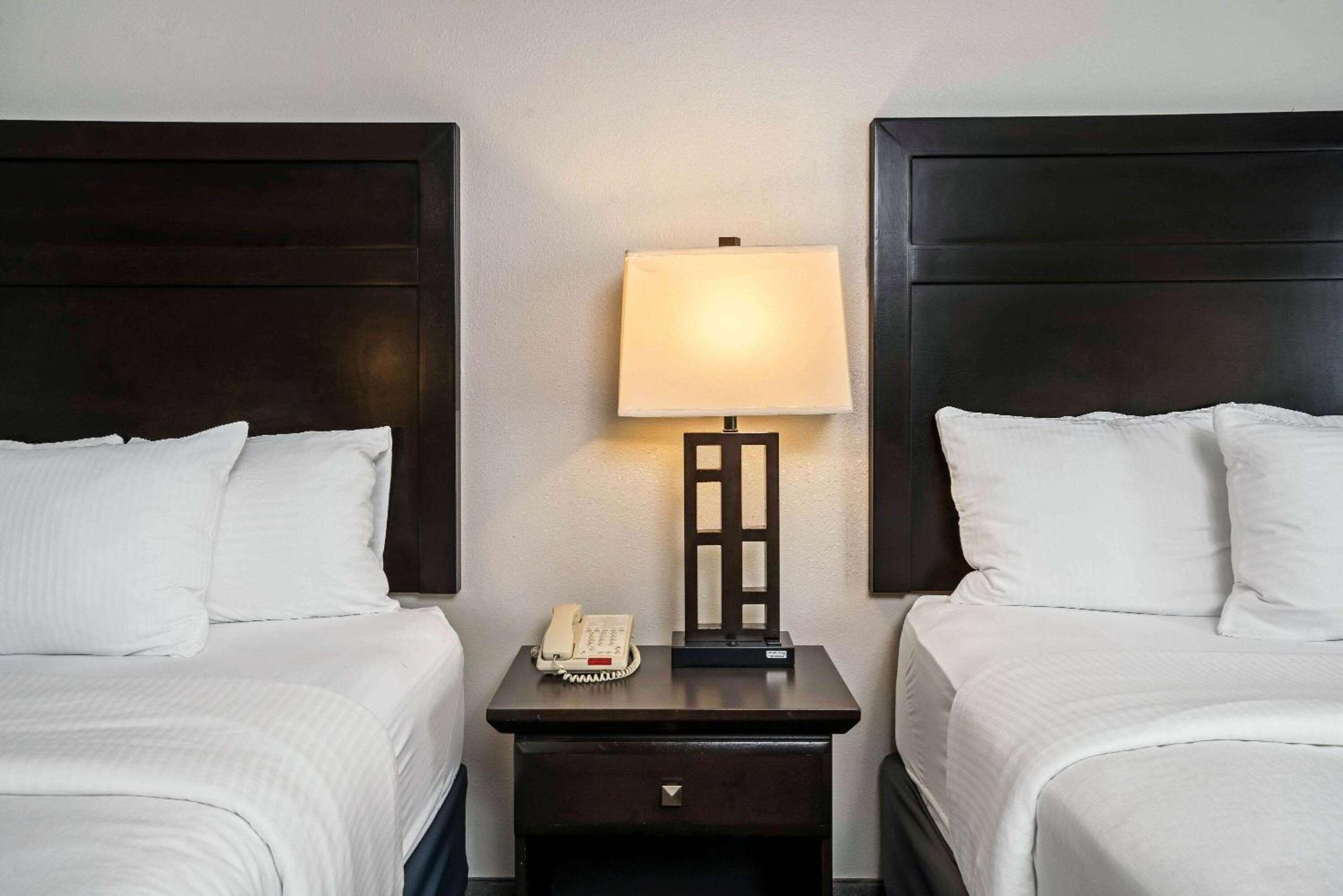 La Quinta By Wyndham Brookshire West Katy Hotel Exterior foto
